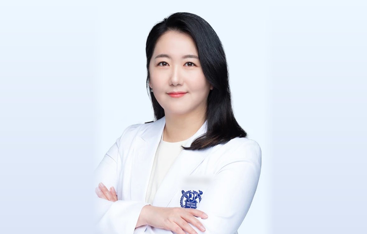 서울바른성장치과 상담 장면(AI 연출 이미지), 편안한 치료, 아름다운 미소